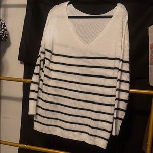 Source Unknown Black and White Striped V-Neck Sweater